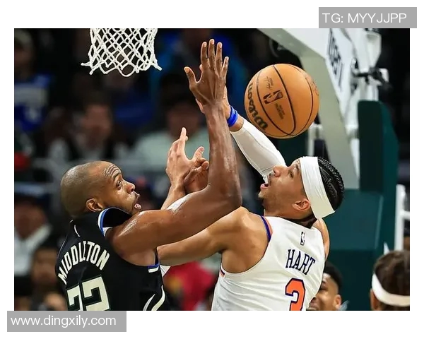 雄鹿与尼克斯激战正酣NBA赛季精彩对决引发球迷热议
